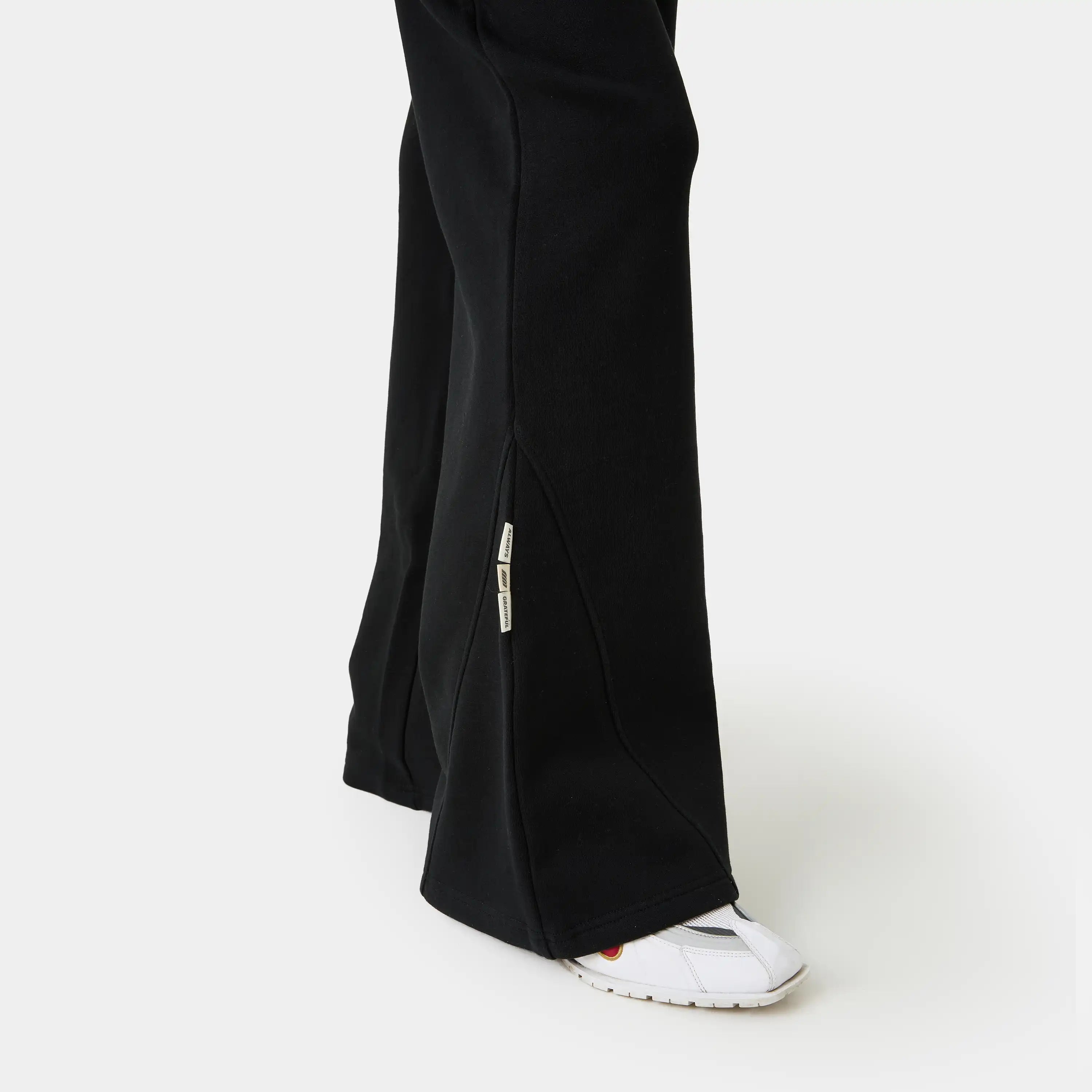 Cinam Shadow Sweatpants Woman Pants Eme Studios