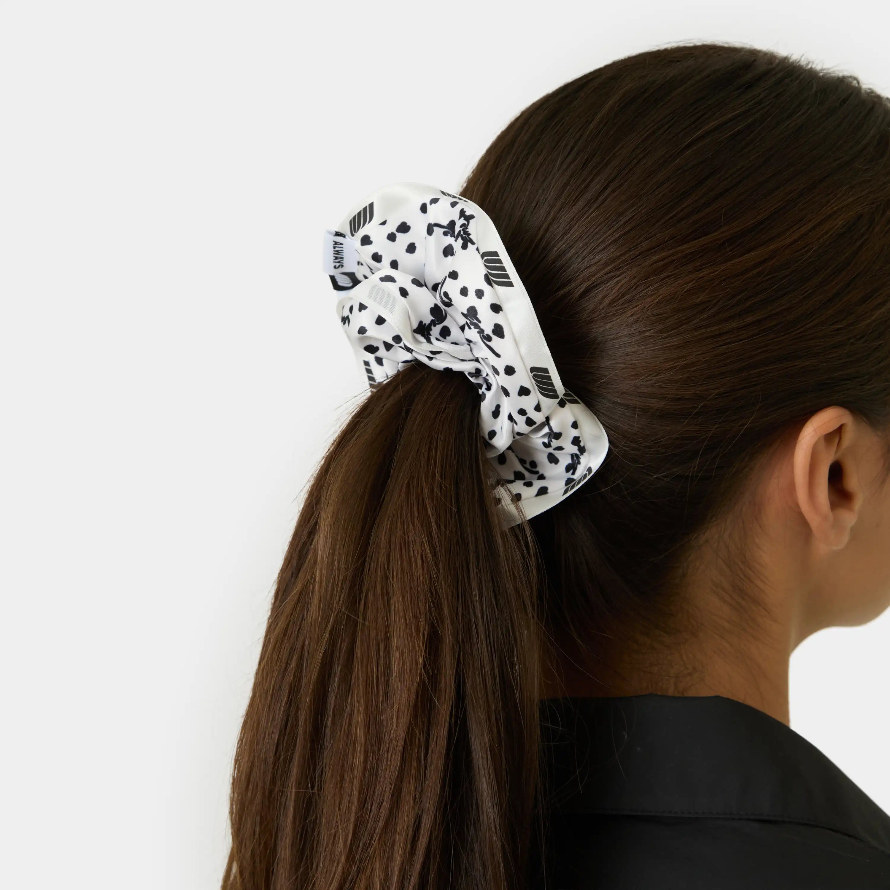 Isabella Pearl Scrunchie Woman Accessories Eme Studios