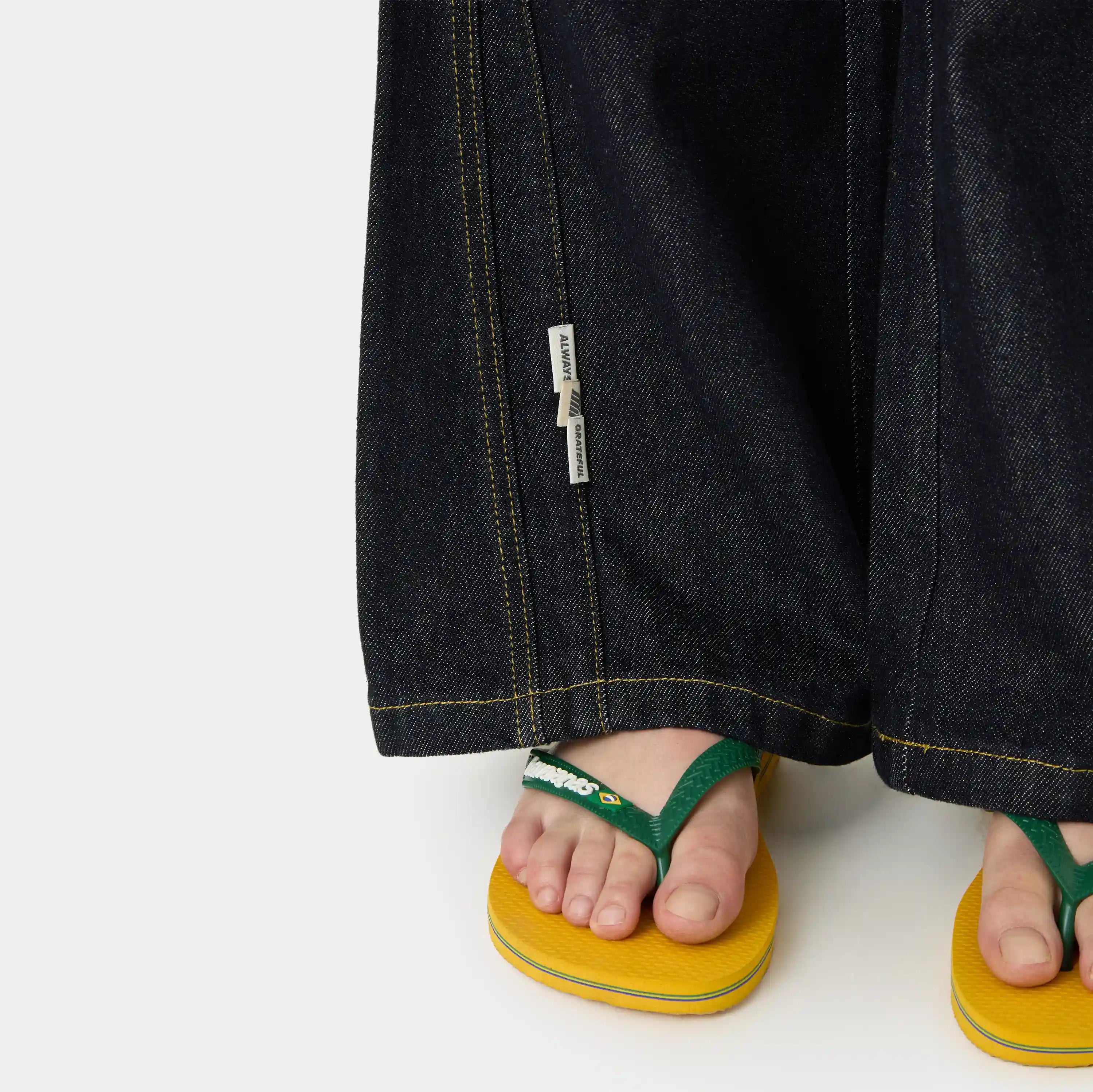 Vitel Flared Raw Denim Pants Pants Eme Studios
