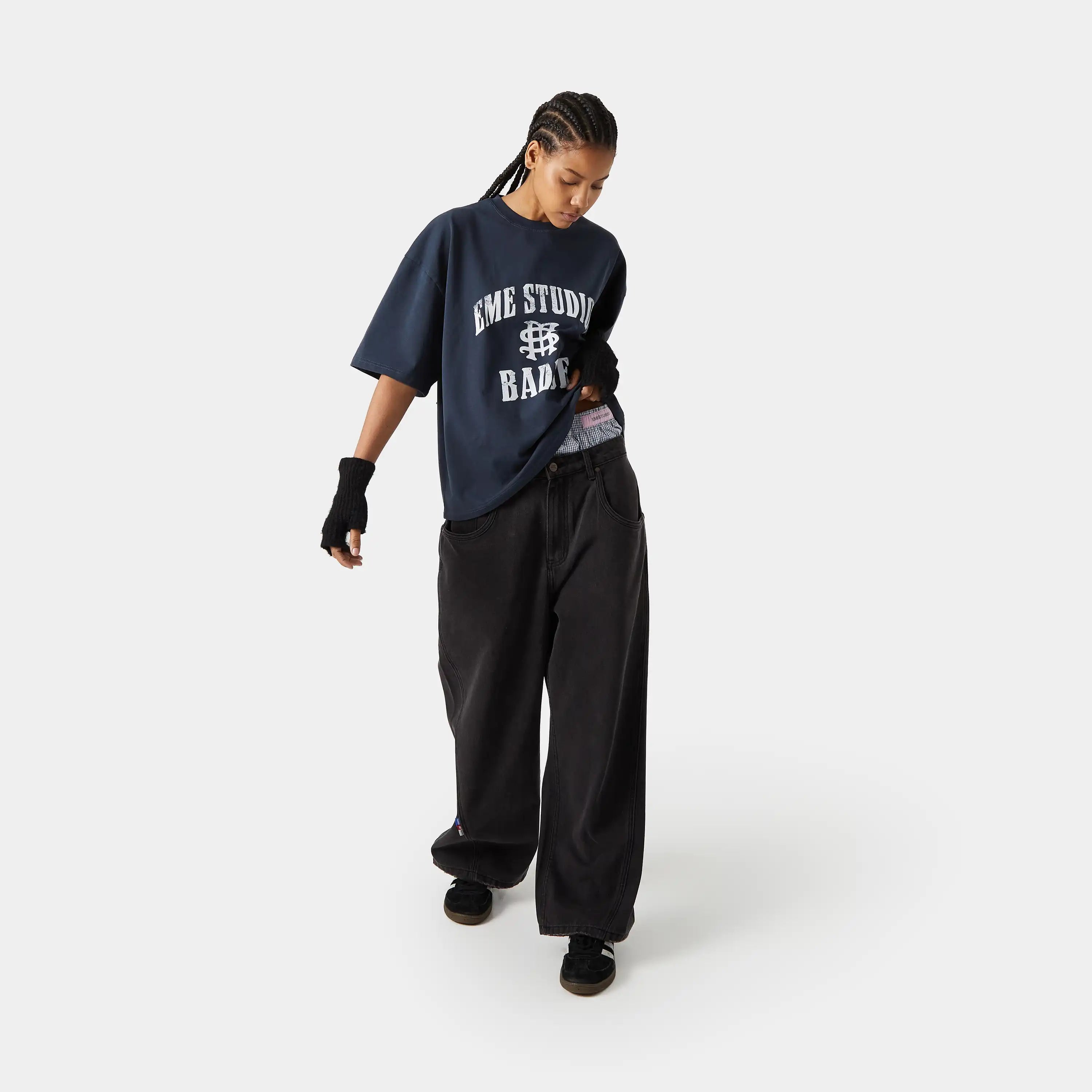 Badge Navy Oversized Tee T-shirts eme
