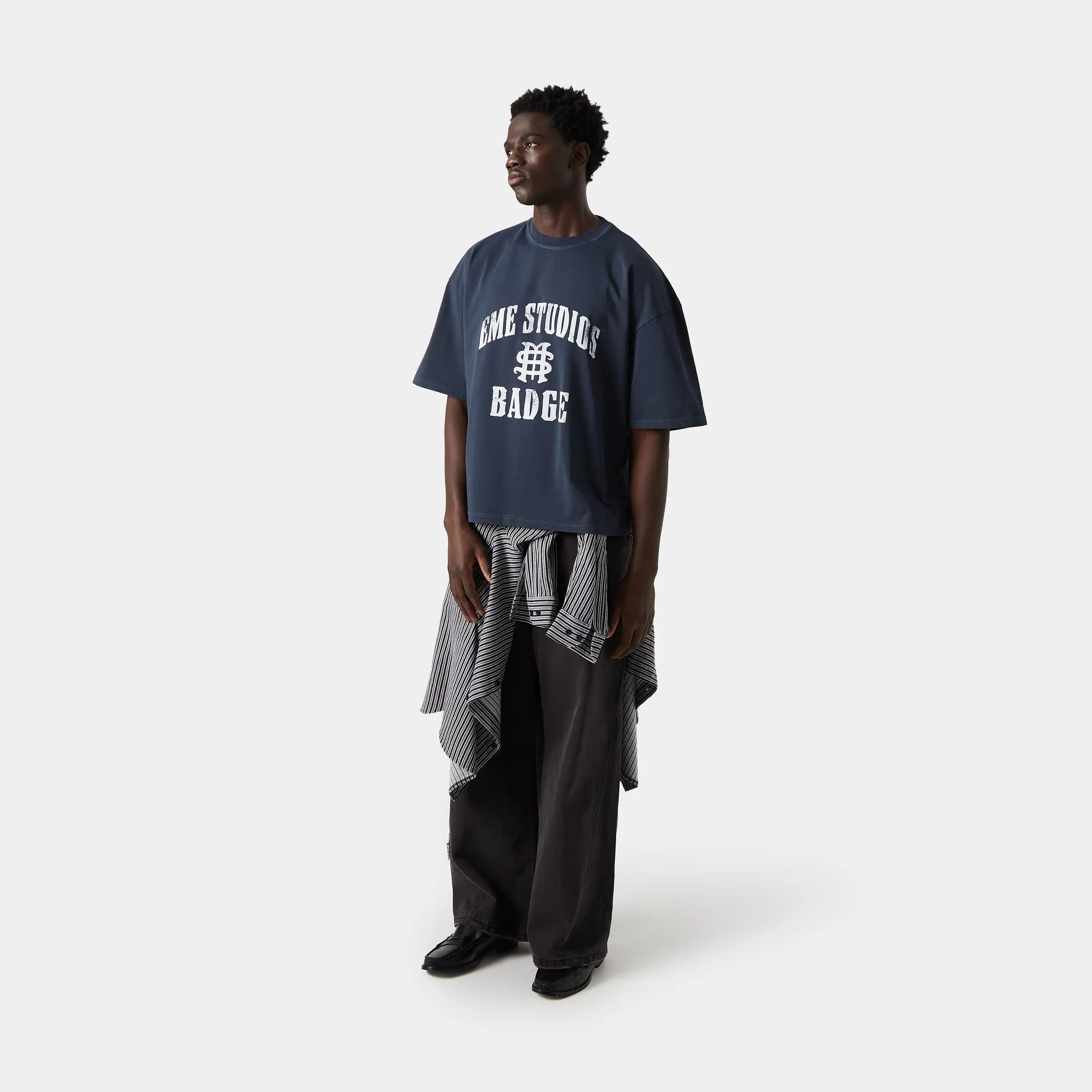 Badge Navy Oversized Tee T-shirts eme