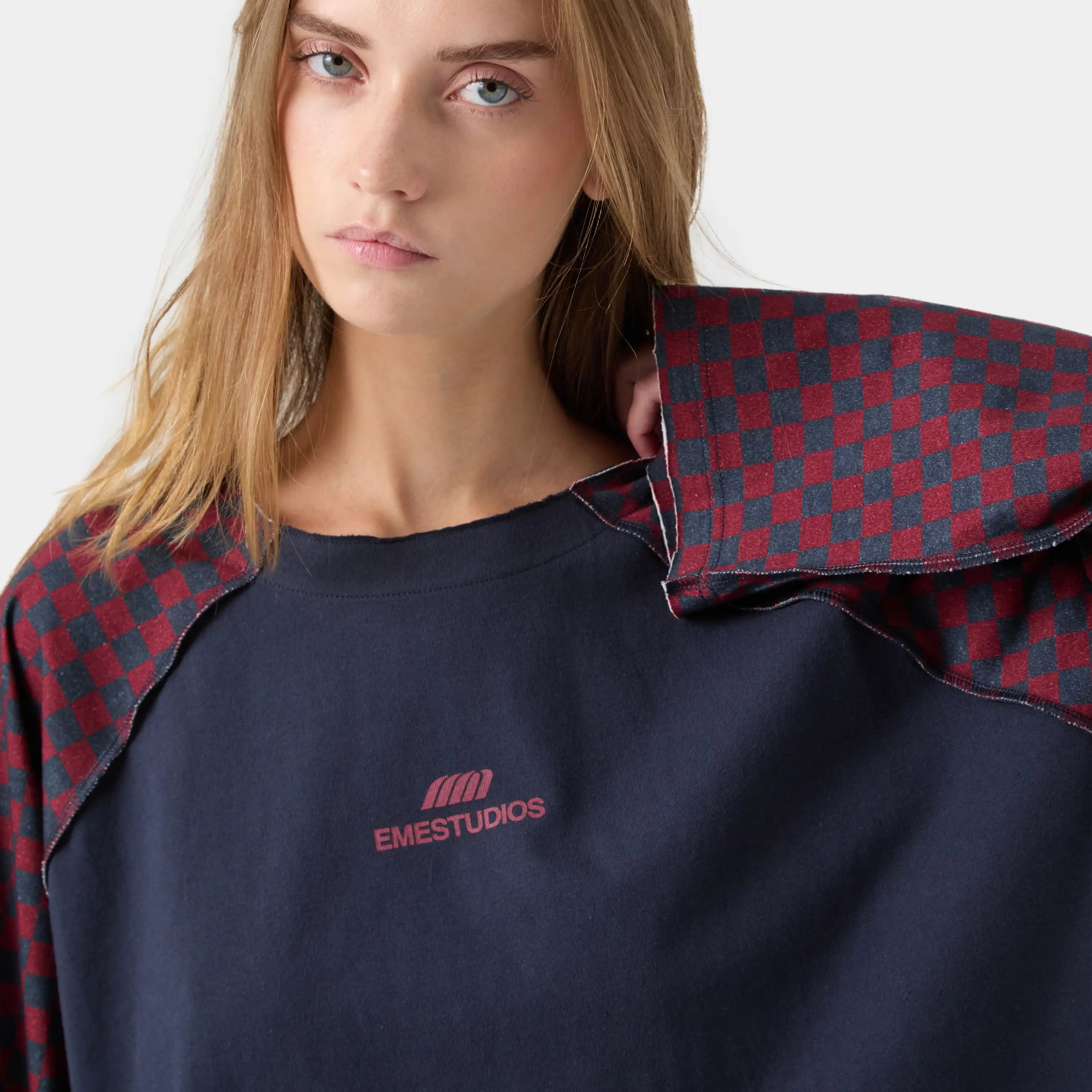 Bishop Navy Long Sleeve T-shirts eme