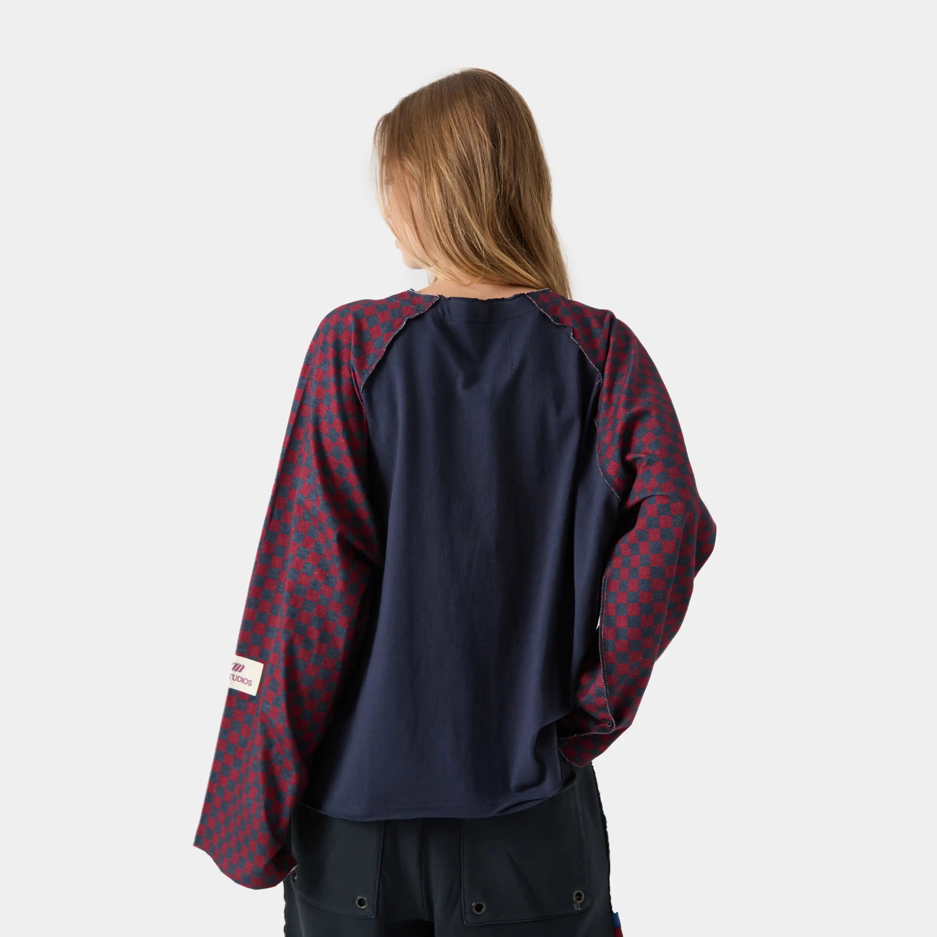 Bishop Navy Long Sleeve T-shirts eme