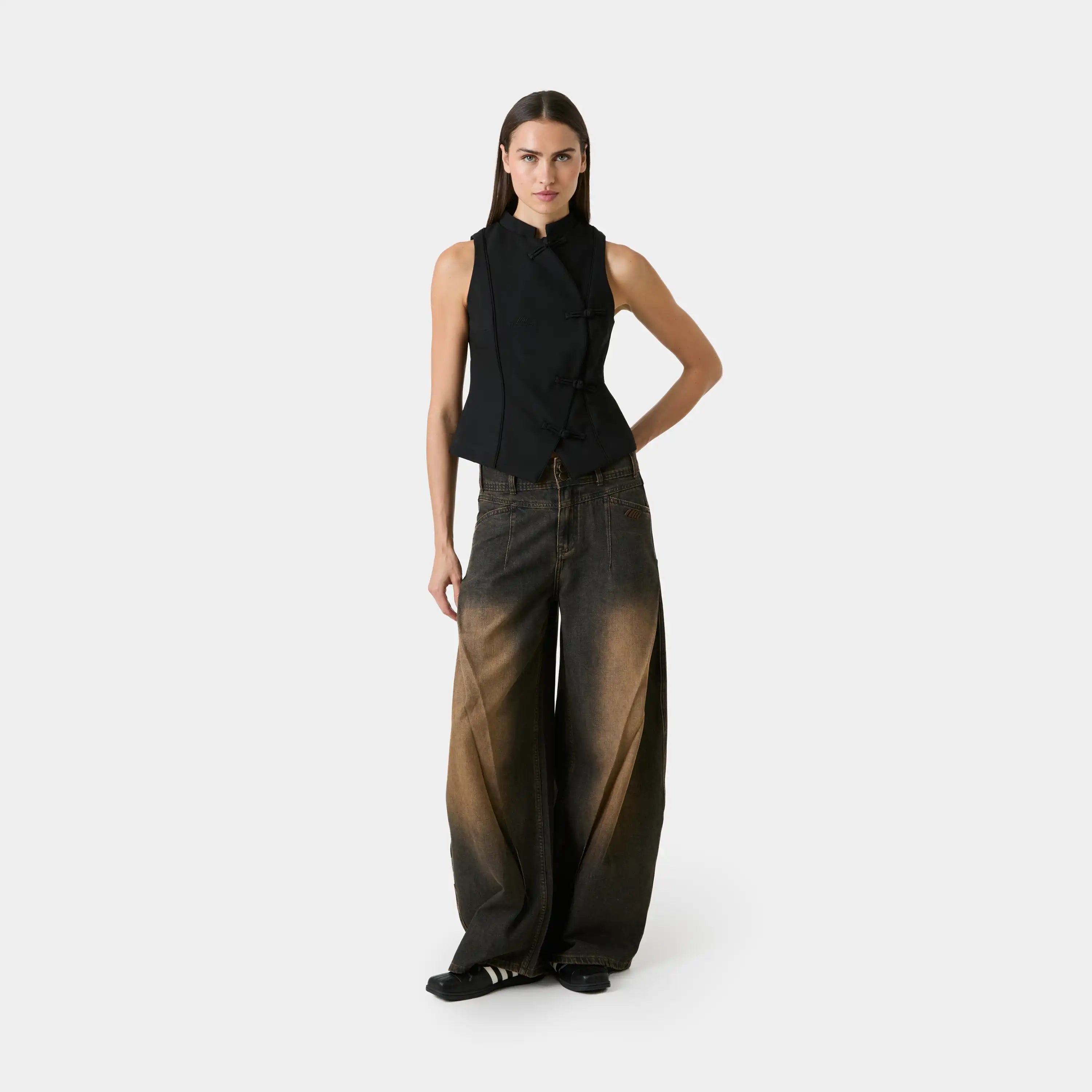 Modesta Black Vest Woman T-Shirts Eme Studios